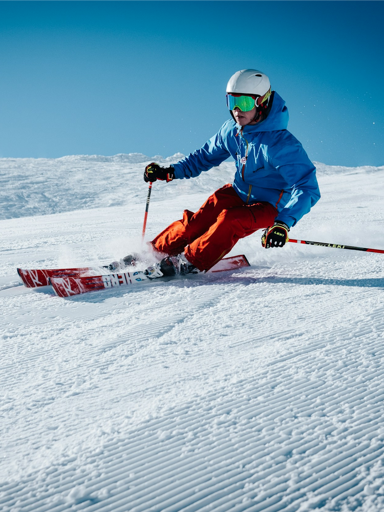 Snowboard & Skis